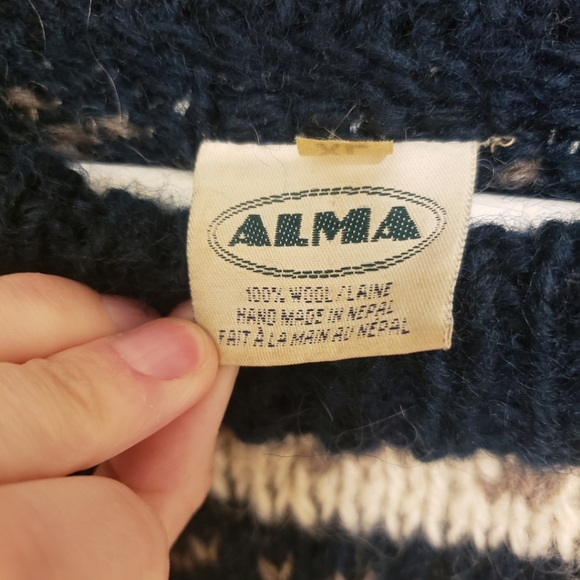 handmade 100% wool knitting in Nepal - Picture 2 of 3